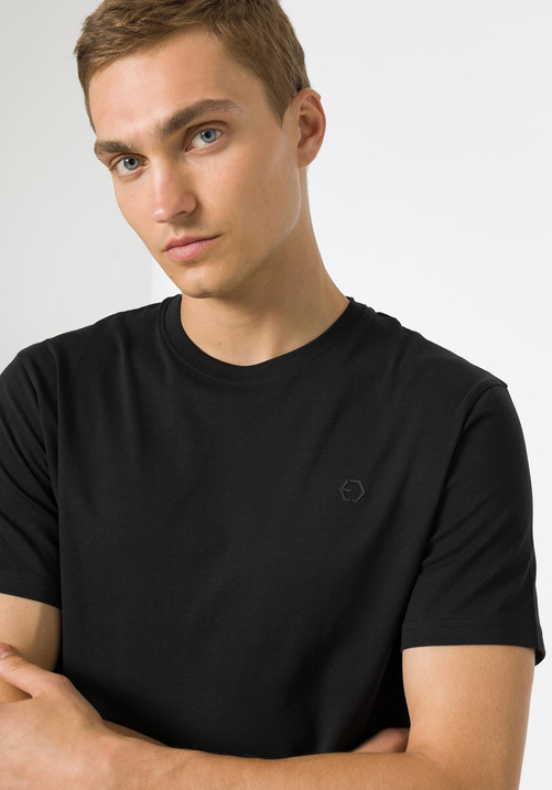 Czarny T-Shirt TIFFOSI Barton_1 10048304_000